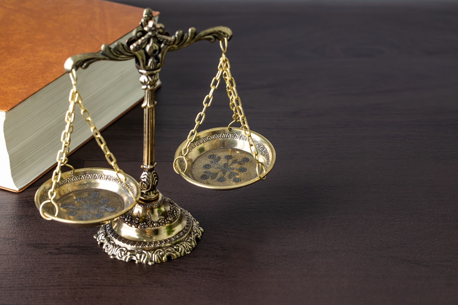 キュービクルに関わる法令・基準をわかりやすく解説｜設置・保守のポイント